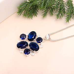 Collier pendentif tendance en argent sterling 925 London Blue avec chaîne à maillons, pierre précieuse ronde ovale et plaqué argent - Product Image 2