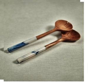 Juego de utensilios de cocina únicos hechos a mano de 2 servidores de ensalada de madera de mango Material natural excepcional para tus aventuras culinarias - Product Image 3