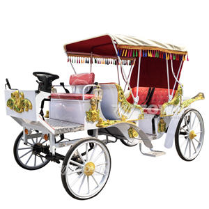 Decoración Navideña para Exteriores, Carruaje de Caballos Eléctrico Clásico de 4 Ruedas para 4-6 Personas - Product Image 1