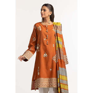 Chemise et dupatta en mousseline de soie teinte orange avec impression sérigraphique et broderie décorative en tissu de coton - Product Image 5