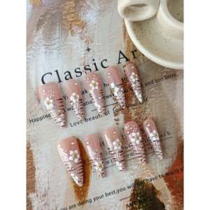 Faux ongles à presser Ivory Whisper Bloom - Product Image 1