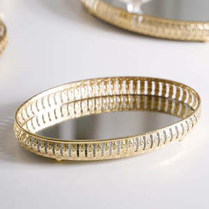 Ensemble de 3 plateaux ovales traditionnels en métal léger plaqué or avec motif floral et artisanat expert - Product Image 4