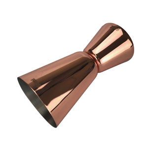 Jigger en cuivre en verre Cocktail Jigger gravé pour accessoires de bar Taille personnalisée pour la maison - Product Image 1