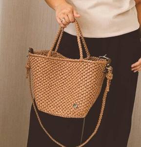 กระเป๋าถักจากเส้นราฟเฟีย: กระเป๋าถือฤดูร้อนแบบถักโครเชต์ สะพายข้าง หรือแบบถือ - Product Image 2