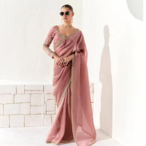 Saree de créateur à base de tissus de qualité supérieure avec blouse de travail manuel Collection disponible au tarif de gros idéal pour une tenue de fête. - Product Image 1