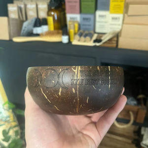 Bol biodégradable Bols de noix de coco faits à la main durables écologiques avec cuillère en bois Ensemble de bols à fruits et à salade naturels en gros - Product Image 1