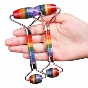 Pierre naturelle de qualité supérieure sept Chakra sculpté visage rouleau outil poli Technique pour Spa Massage prix d'exportation disponible - Product Image 1