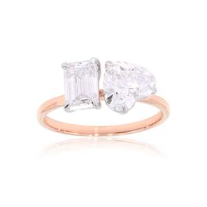 Anillo de Boda de Dos Piedras con Esmeralda y Diamante en Forma de Corazón para Ella - Product Image 2