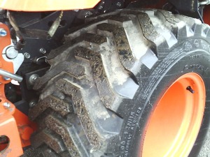 Chargeuse sur pneus Kubota BX23S avec moteur diesel, pelle rétrocaveuse avant, mini-chargeuse, facile à utiliser, faible coût d'entretien - Product Image 4