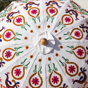 Suzani broderie parapluie extérieur Patio décoration bohème parapluie de plage indien à la main grand Parasol parapluies de jardin - Product Image 1
