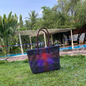 กระเป๋าช้อปปิ้งพลาสติกแบบมีซิป ลายทางสีสันสดใส ทอมือ ลายตาราง เป็นมิตรกับสิ่งแวดล้อม ผลิตจากวัสดุรีไซเคิล ใช้ซ้ำได้ กระเป๋าชายหาดแบบทอมือ สั่งทำได้ - Product Image 2