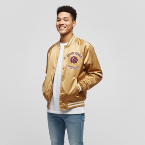 Chaqueta Universitaria de Invierno Personalizada en Satén Dorado, Acabado Teñido Sólido, Logotipo Bordado, Ecológica, MOQ Bajo, Diseño para Club de Baloncesto - Product Image 4