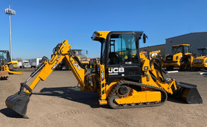 Minicargadora JCB de 50HP, Serie 1CXT, Usada, con Dirección Deslizante para Trabajos de Construcción y Agrícolas - Product Image 6