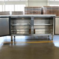 Table de travail réfrigérée commerciale en acier inoxydable avec congélateur sous comptoir et réfrigérateur intégré