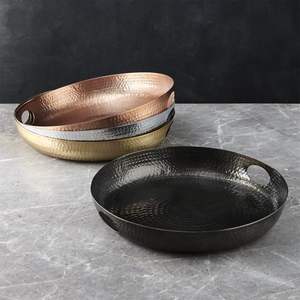 Grand plateau de service en aluminium avec une élégante finition martelée pour la table à manger, idéal pour servir les aliments - Product Image 5