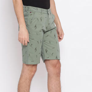 Short imprimé pour hommes, léger, personnalisé, style hip hop, avec motif feuille et piment, tissu doux et respirant en mélange de coton - Product Image 1