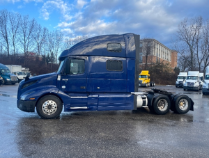 Ventas minoristas autorizadas para camiones de transmisión automática de Tractor de cama Volvos 2019/2020 usados leves 188.110 millas - Product Image 4