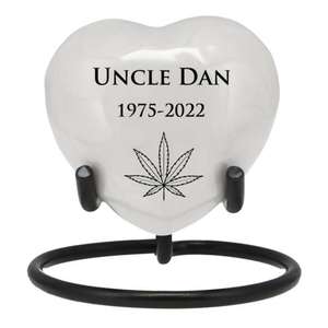 Urnes de crémation personnalisables avec support Urne en forme de cœur en métal faite à la main Urnes de cendres pour adultes et animaux de compagnie Prix de gros - Product Image 5