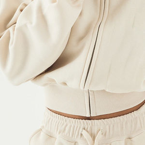 Sweat-shirt pour femme à col montant, design durable pour les acheteurs en gros avec logo personnalisé, fermeture éclair intégrale avec design uni, décontracté - Product Image 4