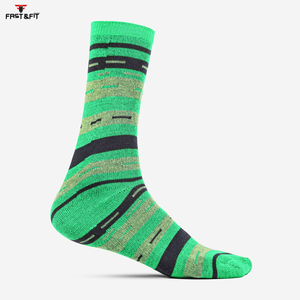 ถุงเท้ากีฬาทำจากผ้าฝ้ายโพลีเอสเตอร์ธรรมดาสำหรับฤดูหนาวผลิตตามสั่ง - Product Image 4