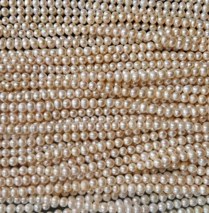 Hebras de perlas de agua dulce blancas sueltas de Grado Superior Cuentas doradas naturales sin tratar con efecto de cambio de color para la fabricación de joyas - Product Image 2