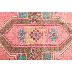 Tapis turc vintage 3,2x8,2 pi (99x249 cm), tapis oriental en laine rose - Product Image 5
