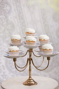 Decorative <b>Cupcakes</b> <b>Stand</b> Tableware Cakes And Pastries Holder Metal Tableware Display Cake <b>Stand</b> For Wedding Birthday Decoration - Product Image 4