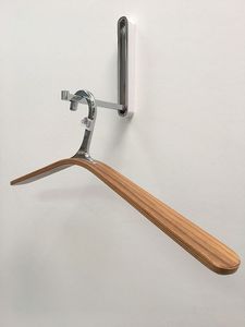 Cintre en bois Lotus de qualité A de style boutique de haute qualité avec encoches et guide fait main pour cintre de costume de barre - Product Image 4