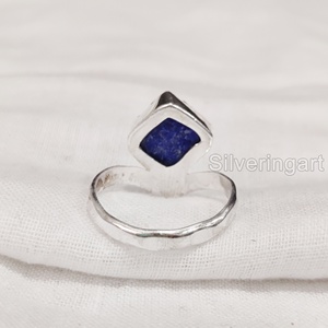 Bague pour femme en pierre brute, Lapis Lazuli naturel, motif couronne en V, en argent sterling 925, bijoux de Noël - Product Image 5