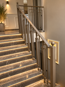 Rampe de balcon moderne en aluminium sur mesure, clôture extérieure en métal thermolaqué, main courante décorative pour villa et terrasse - Product Image 3