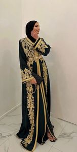 NOUVEAU TRAVAIL DE BRODERIE ÉLÉGANTE SUR ROBE CAFTAN NOIRE AVEC HIJAB AVEC PERLES DE VERRE CRISTAL OMBELLISÉES, PIERRE, SEQUENCE,DABKA WORK @ 2024 - Product Image 2
