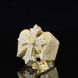 Anillo bonito de forma única de Hip Hop de oro amarillo de 10 quilates de diseñador para hombres con diamantes de claridad VVs de corte redondo cultivados en laboratorio - Product Image 2