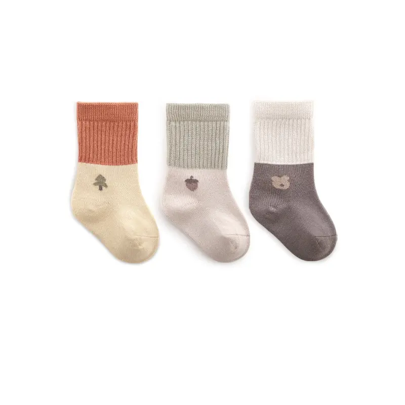 Chaussettes respirantes pour enfants Chaussettes confortables en coton mignon pour garçons Chaussettes en coton peigné pour bébé Chaussettes antidérapantes pour nouveau-né