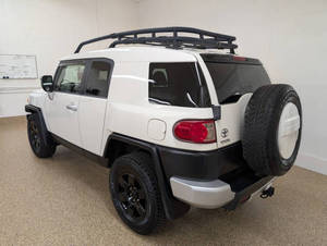 รถยนต์มือสองสภาพดี ปี 2009 โตโยต้า เอฟเจ ครุยเซอร์ พวงมาลัยซ้าย - Product Image 5