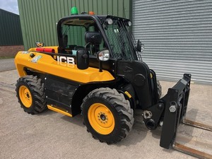 JCB 516-40 loadall telehandler ขนาดกะทัดรัดพร้อมเครื่องยนต์ความจุ1600กก. ยกสูง4เมตรและไฮดรอลิกอย่างรวดเร็ว - Product Image 5