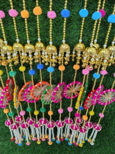Guirlandes de pompons Chakri colorées avec ghungroo, taille personnalisable, durables, décoration traditionnelle pour mariage, fête, événement, festival - Product Image 3