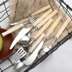 Exclusivo juego de horquillas Premium pulido de espejo con mangos de madera natural hechos a mano para restaurantes y hogares de lujo - Product Image 3