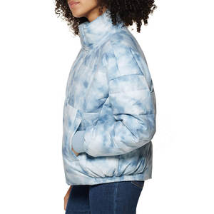 Vestes bouffantes imprimées avec logo personnalisé OEM pour femmes en cuir satiné et en peau de mouton Collection hiver Bulles noires - Product Image 6