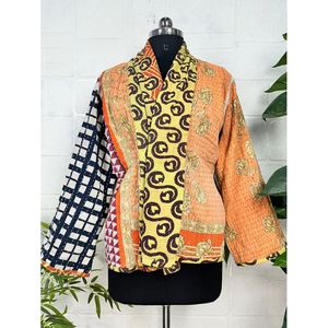 เสื้อแจ็คเก็ต Kantha Stitch Dori สไตล์วินเทจ งานแฮนด์เมดแบบไม่ซ้ำใคร เสื้อคลุมสั้นแบบสองด้าน ผ้าทอปักลาย โบโฮชิค แฟชั่น - Product Image 4