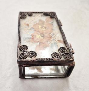 Caja de anillo de joyería con forma de rectángulo de estilo americano con marco de pulido antiguo perfecto para almacenar anillos collares y accesorios finos - Product Image 1