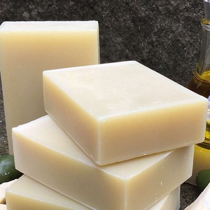 Barra de baño hidratante de manteca de cacao de etiqueta privada OEM | Jabón orgánico hecho a mano a granel con manteca de karité y vitamina E para venta al por mayor - Product Image 1