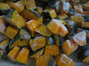 Calabaza congelada de alto grado cortada en cubitos a granel para uso comercial Exportación lista con suministro constante - Product Image 2