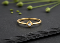 Bague de fiançailles en or jaune avec fleur, diamant brillant de laboratoire taille brillant, sertie à griffes, design minimaliste, bijoux fins pour femme, idéale pour les fêtes