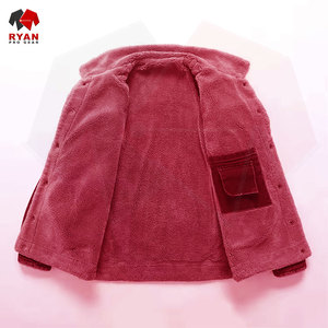 Veste en jean premium pour homme avec logo personnalisé, coupe classique, couture durable, streetwear décontracté pour toutes les saisons - Product Image 6