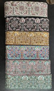 Diseños étnicos de seis formas de color personalizados bordados en grosgrain de 2,5 pulgadas de ancho de diseño abstracto para varios propósitos - Product Image 4