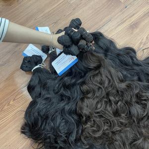 Cheveux à trame colorée avec la couleur tendance, extensions de cheveux humains vietnamiens, double trame, prêtes à être expédiées, ondulées naturelles - Product Image 4