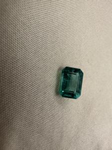Émeraude de qualité fine zambienne naturelle non chauffée et non traitée 1.56 carats pour l'utilisation de bijoux - Product Image 4