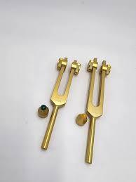 ชุดส้อมเสียงโซลเฟจิโอ 9 เสียง และชุดส้อมเสียงจักระทอง 9 เสียง ปรับจูนไว้ที่ .25Hz สำหรับการบำบัดด้วยเสียง - Product Image 4