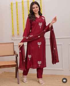 Traje Kurti con Pantalón y Dupatta para Mujer, con Bordado de Lentejuelas, Diseño Moderno y Elegante, Bordado Pesado a Mano - Product Image 6