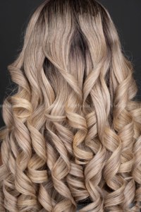 Perruque Blonde Personnalisée en Gros, Extensions de Cheveux Humains Vierges Remy Vietnamiens, Trame Simple, Racines Foncées - Product Image 1